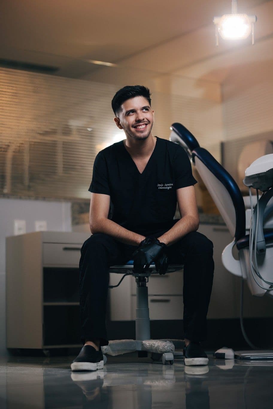 Dr. Saulo Saraiva — Odontologista